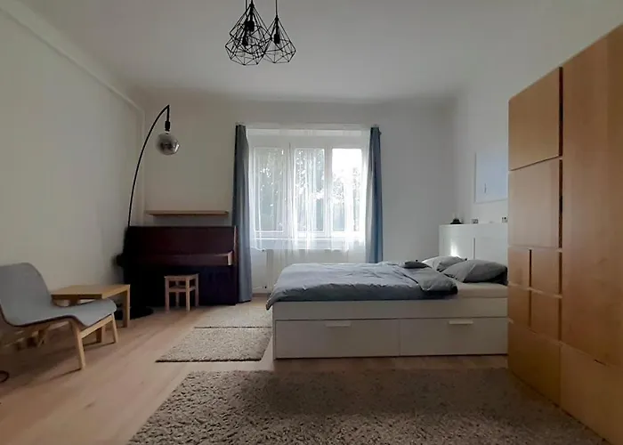 Kamocsay Vendeghaz 아파트 *